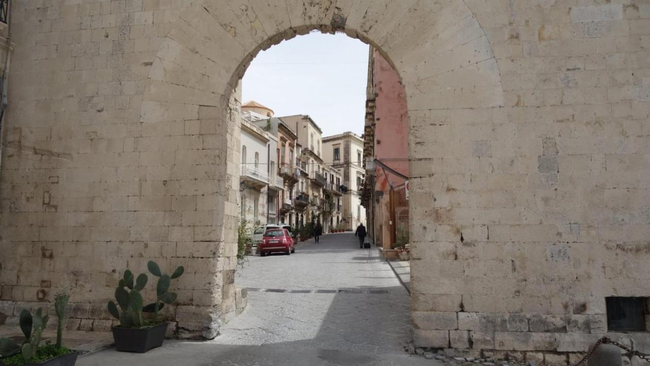 הוילה סירקוזה La Casa Al Castello Maniace מראה חיצוני תמונה